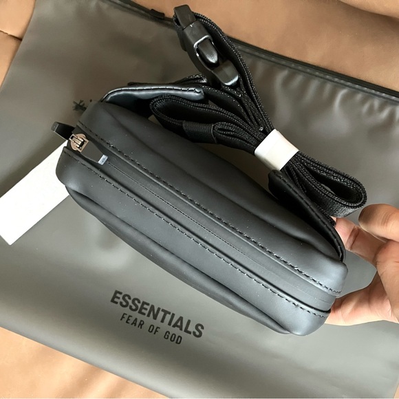 Authentic Fear Of God sling bag/canguro - Picture 7 of 8